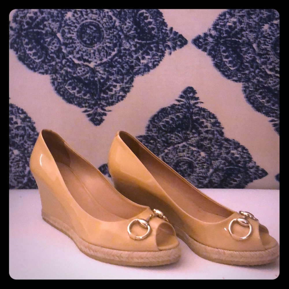 GUCCI nude wedges